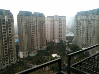 上海名都古北綜合評析 優(yōu)勢、不足及周邊房產(chǎn)經(jīng)紀(jì)現(xiàn)狀